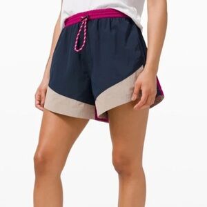 Lululemon Evergreen Shorts HR Drawcord ER Tie Logo Women Athletic Colorblock